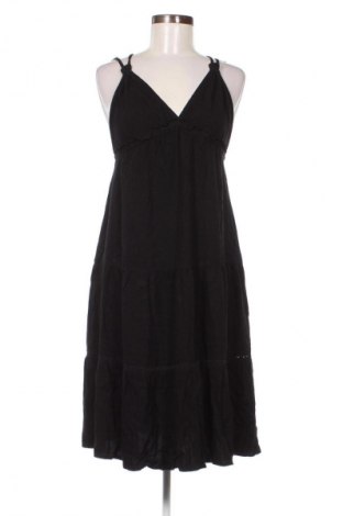 Kleid Bershka, Größe M, Farbe Schwarz, Preis 15,00 €