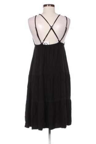 Kleid Bershka, Größe M, Farbe Schwarz, Preis 15,00 €