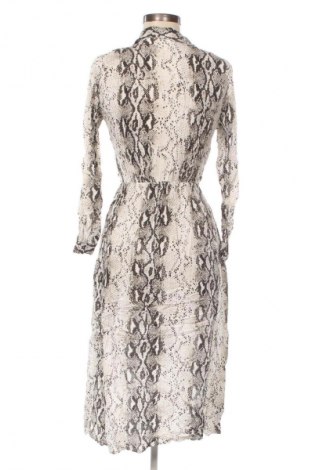 Kleid Boohoo, Größe M, Farbe Mehrfarbig, Preis 20,99 €