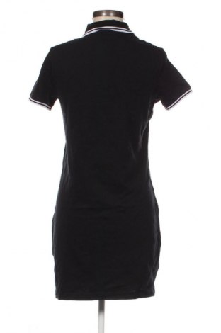 Šaty  Fred Perry, Velikost M, Barva Vícebarevné, Cena  1 329,00 Kč