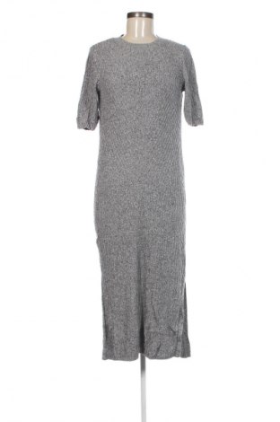 Рокля H&M, Размер M, Цвят Сив, Цена 29,99 лв.