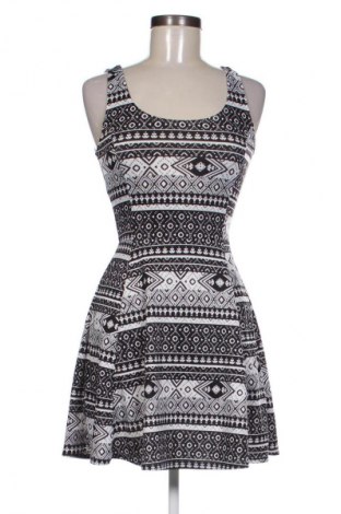 Kleid H&M Divided, Größe S, Farbe Mehrfarbig, Preis 11,99 €