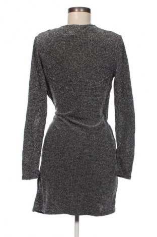 Рокля H&M Divided, Размер M, Цвят Многоцветен, Цена 29,99 лв.