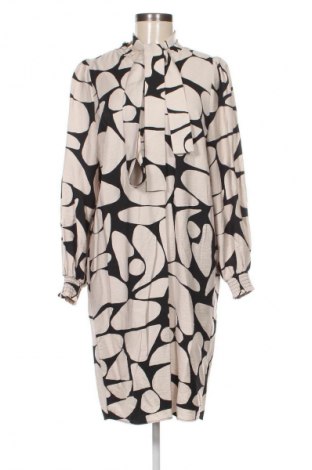 Kleid In Wear, Größe M, Farbe Mehrfarbig, Preis 107,99 €