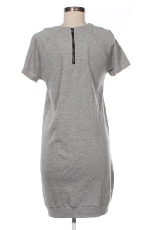 Kleid Moodo, Größe M, Farbe Grau, Preis 25,00 €