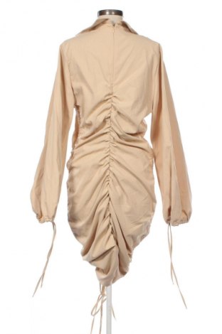 Šaty  Pretty Little Thing, Velikost XL, Barva Béžová, Cena  371,00 Kč