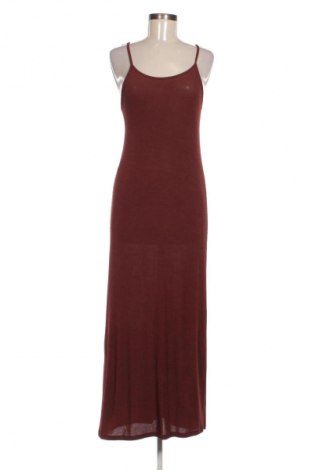 Рокля Stradivarius, Размер M, Цвят Кафяв, Цена 31,99 лв.