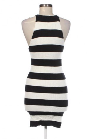 Kleid Stradivarius, Größe M, Farbe Mehrfarbig, Preis € 20,99