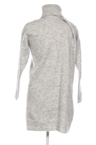 Рокля Vero Moda, Размер XS, Цвят Сив, Цена 27,00 лв.