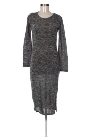 Рокля Vero Moda, Размер M, Цвят Многоцветен, Цена 22,99 лв.