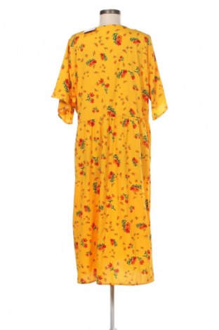 Φόρεμα Wednesday's Girl, Μέγεθος XXL, Χρώμα Πολύχρωμο, Τιμή 25,00 €