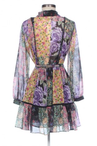 Kleid Zara, Größe M, Farbe Mehrfarbig, Preis 39,46 €