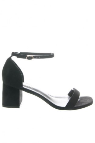 Sandály Boohoo, Velikost 41, Barva Černá, Cena  792,00 Kč
