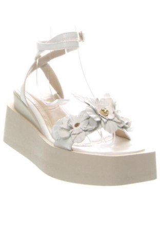 Sandalen Daris, Größe 38, Farbe Weiß, Preis € 28,13