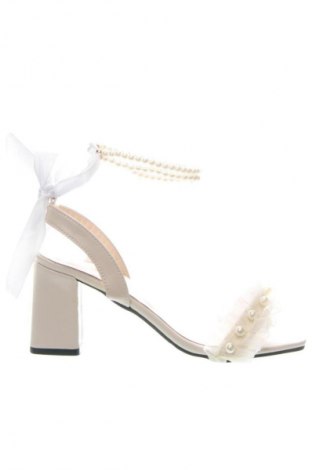 Σανδάλια Fashion, Μέγεθος 38, Χρώμα  Μπέζ, Τιμή 35,20 €