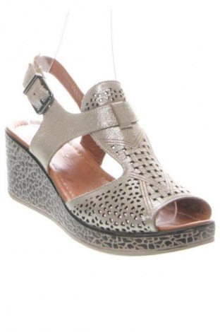 Sandalen Unbranded, Größe 40, Farbe Golden, Preis € 24,99