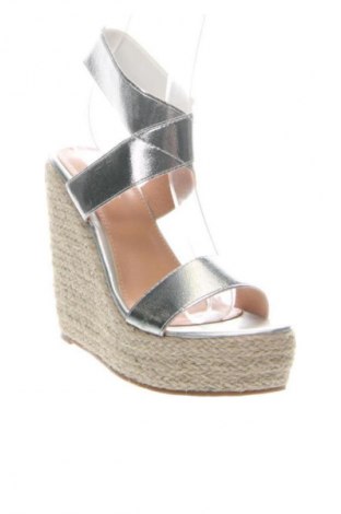 Сандали Zapatos, Размер 36, Цвят Сребрист, Цена 62,00 лв.