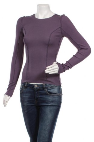Дамска блуза Weekday, Размер XS, Цвят Лилав, 96% памук, 4% еластан, Цена 33,60 лв.