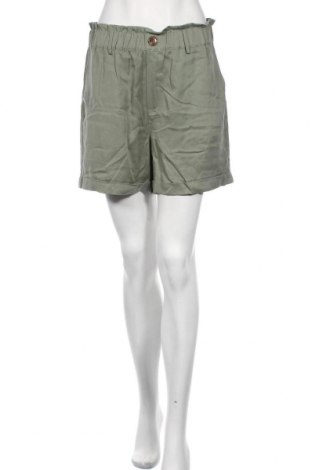 Дамски къс панталон B.Young, Размер M, Цвят Зелен, Цена 35,60 лв.