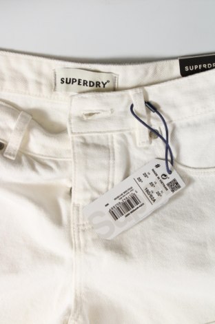 Дамски къс панталон Superdry, Размер S, Цвят Бял, Цена 99,00 лв.