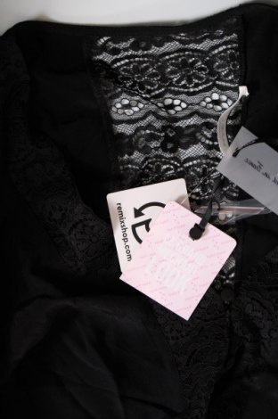 Дамска риза Naf Naf, Размер M, Цвят Черен, Цена 72,00 лв.