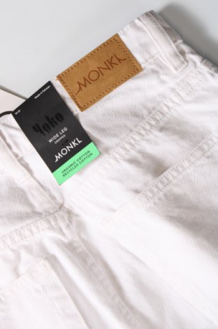Damskie jeansy Monki, Rozmiar XL, Kolor Biały, Cena 183,92 zł