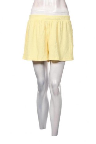 Γυναικείο κοντό παντελόνι ASOS, Μέγεθος S, Χρώμα Κίτρινο, Τιμή 4,45 €