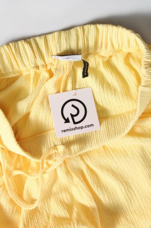 Γυναικείο κοντό παντελόνι ASOS, Μέγεθος M, Χρώμα Κίτρινο, Τιμή 37,11 €