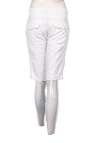 Pantaloni scurți de femei Bench, Mărime M, Culoare Alb, Preț 78,95 Lei