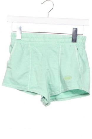 Дамски къс панталон Bershka, Размер XS, Цвят Зелен, Цена 8,37 лв.