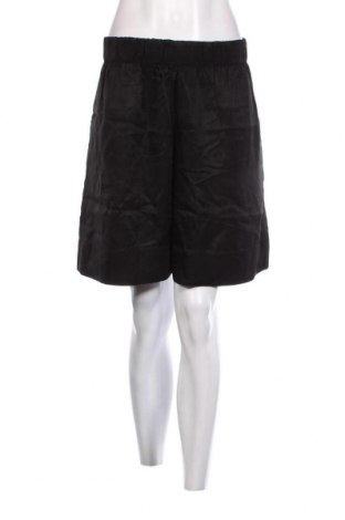 Дамски къс панталон COS, Размер M, Цвят Черен, Цена 71,40 лв.