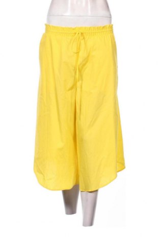 Дамски къс панталон Koton, Размер S, Цвят Жълт, Цена 82,00 лв.