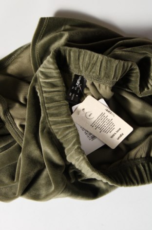 Дамски къс панталон Undiz, Размер S, Цвят Зелен, Цена 7,92 лв.