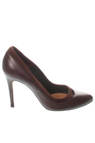 Дамски обувки Carolina Herrera, Размер 38, Цвят Кафяв, Цена 159,49 лв.