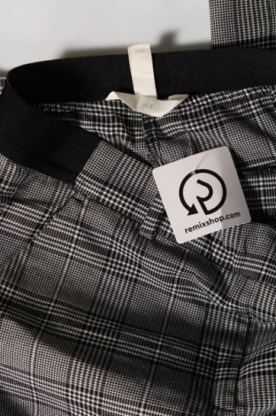 Damskie spodnie H&M, Rozmiar S, Kolor Kolorowy, Cena 92,76 zł