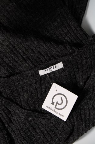 Дамски пуловер Pieces, Размер XS, Цвят Черен, Цена 5,40 лв.