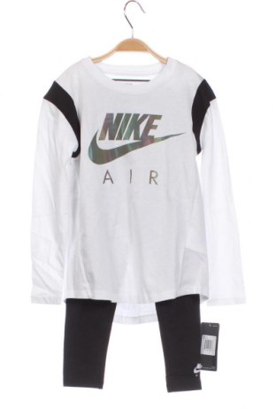 Kinder Trainingsanzug Nike, Größe 4-5y/ 110-116 cm, Farbe Mehrfarbig, Preis € 61,34