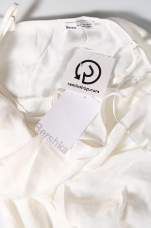 Φόρεμα Bershka, Μέγεθος S, Χρώμα Λευκό, Τιμή 23,71 €