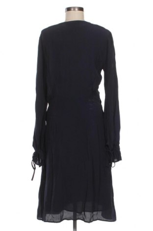 Kleid Maison Scotch, Größe S, Farbe Blau, Preis 133,51 €