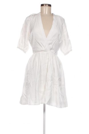 Kleid NA-KD, Größe XS, Farbe Weiß, Preis 6,31 €