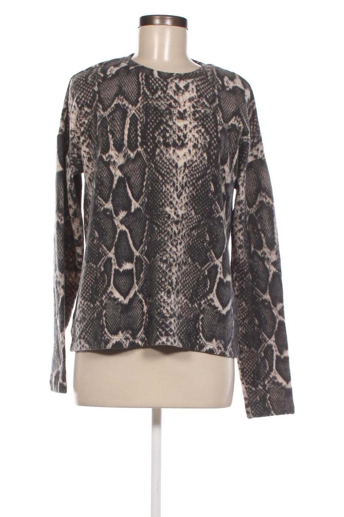 Дамска блуза Gina Tricot, Размер M, Цвят Сив, Цена 3,75 лв.