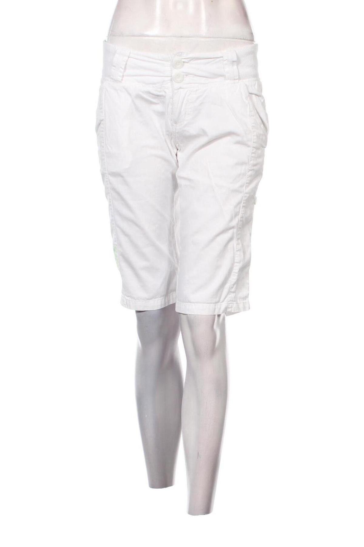 Γυναικείο κοντό παντελόνι Bench, Μέγεθος M, Χρώμα Λευκό, Τιμή 14,85 €