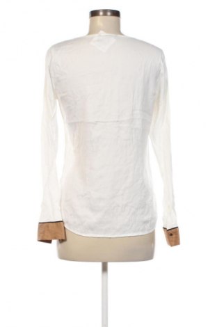 Damen Shirt Comma,, Größe XS, Farbe Weiß, Preis 15,99 €