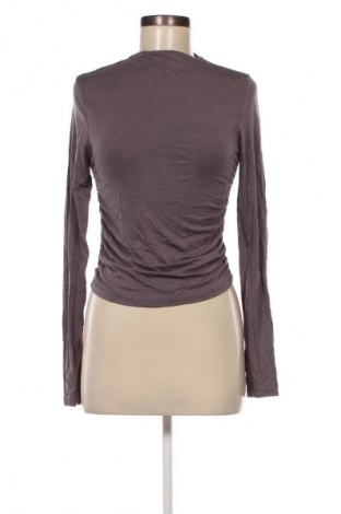 Damen Shirt Stradivarius, Größe M, Farbe Grau, Preis 6,99 €