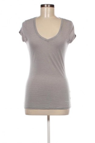 Damen T-Shirt Guess, Größe M, Farbe Mehrfarbig, Preis 9,99 €