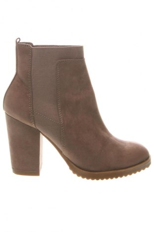 Botine de damă Bershka, Mărime 38, Culoare Bej, Preț 81,99 Lei