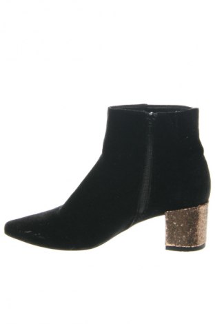 Botine de damă Marks & Spencer, Mărime 38, Culoare Negru, Preț 109,72 Lei