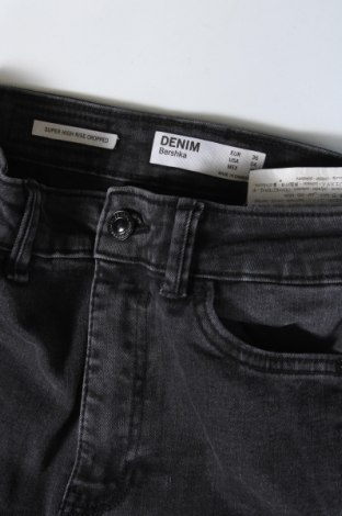 Damskie jeansy Bershka, Rozmiar XS, Kolor Szary, Cena 46,99 zł