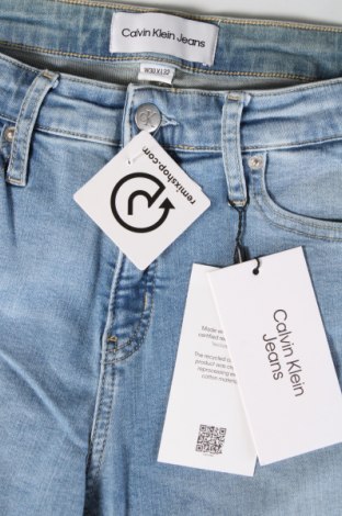 Dámske džínsy  Calvin Klein Jeans, Veľkosť M, Farba Modrá, Cena  93,95 €