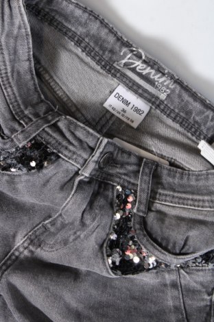 Dámské džíny  Denim 1982, Velikost S, Barva Šedá, Cena  209,00 Kč